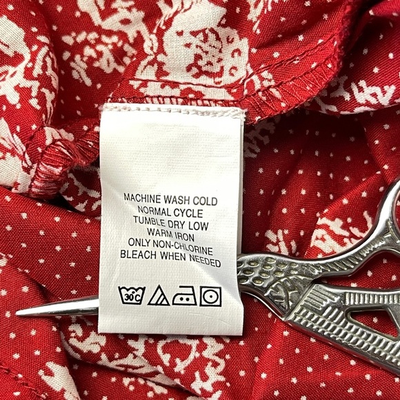 Wrangler Vintage Women's Red and White Floral Rodeo Pearl Button Top Size Medium - Picture 12 of 13